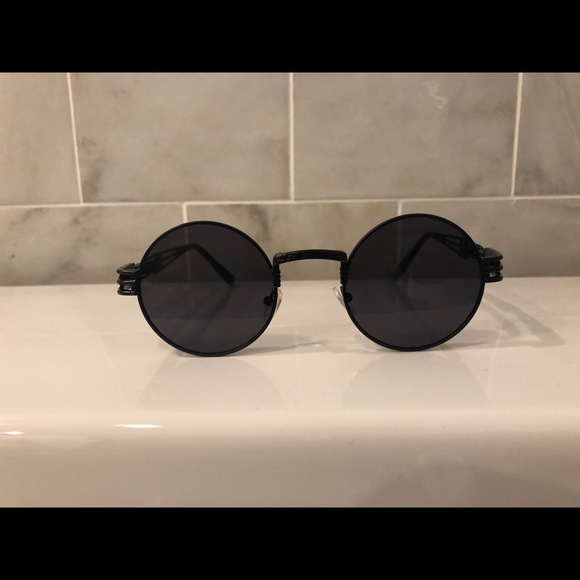 Vintage black Framed Sunglasses